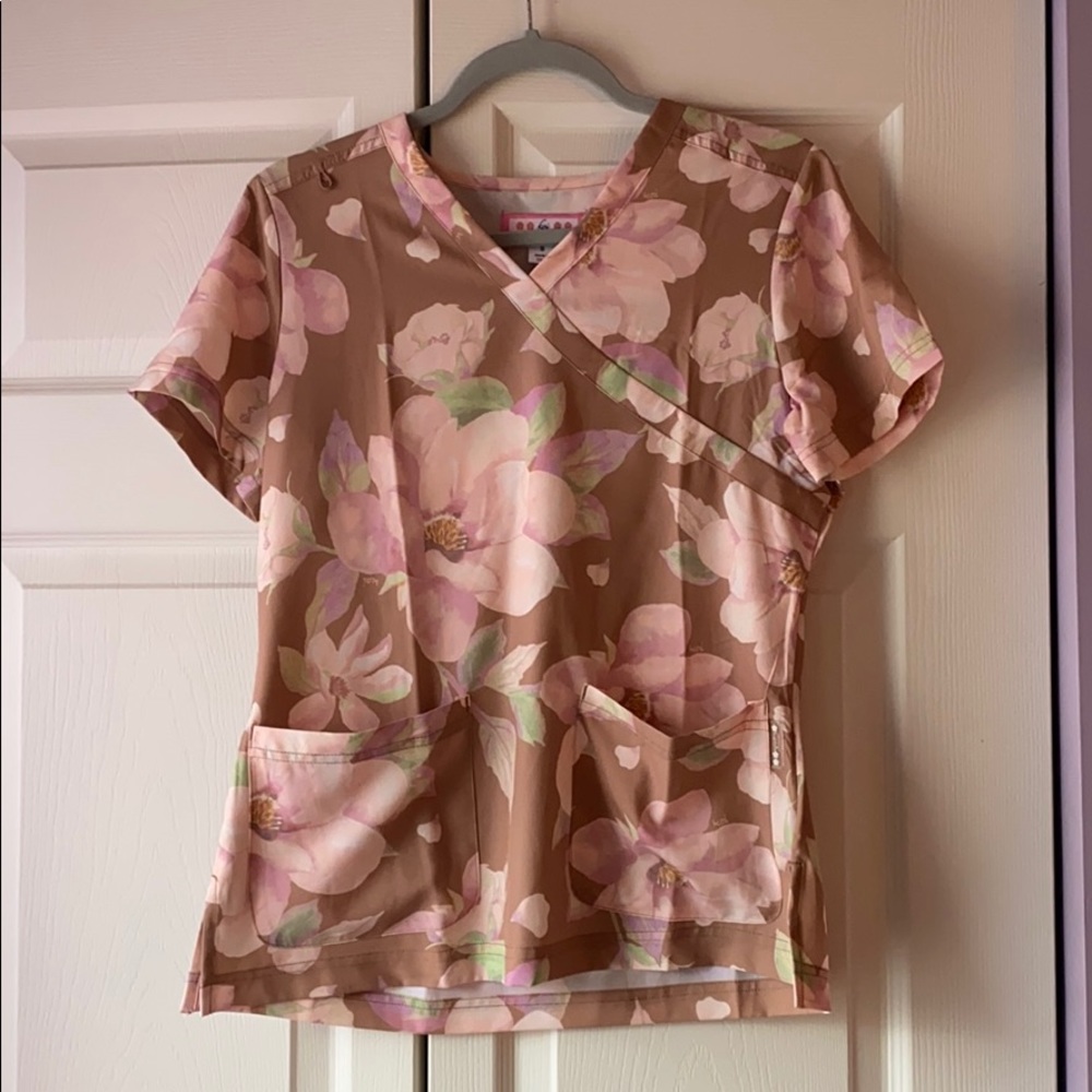 Scrub top *new*